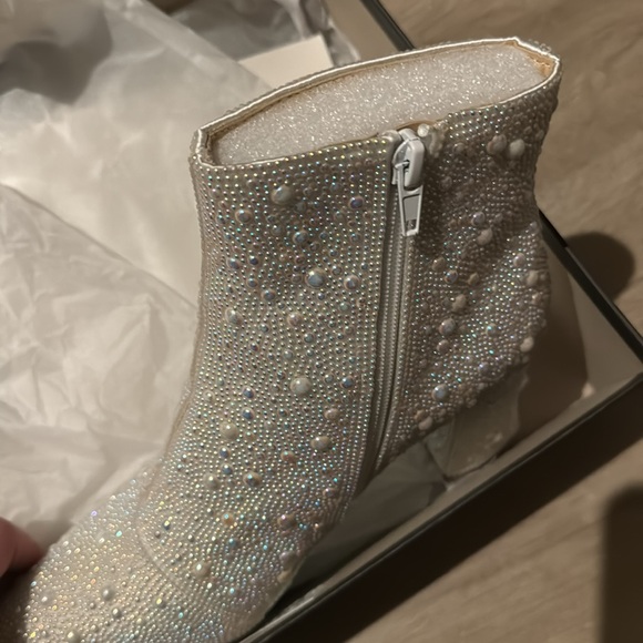 Betsey Johnson Women's Cady Evening Booties - Ivory 7.5 - Picture 11 of 11